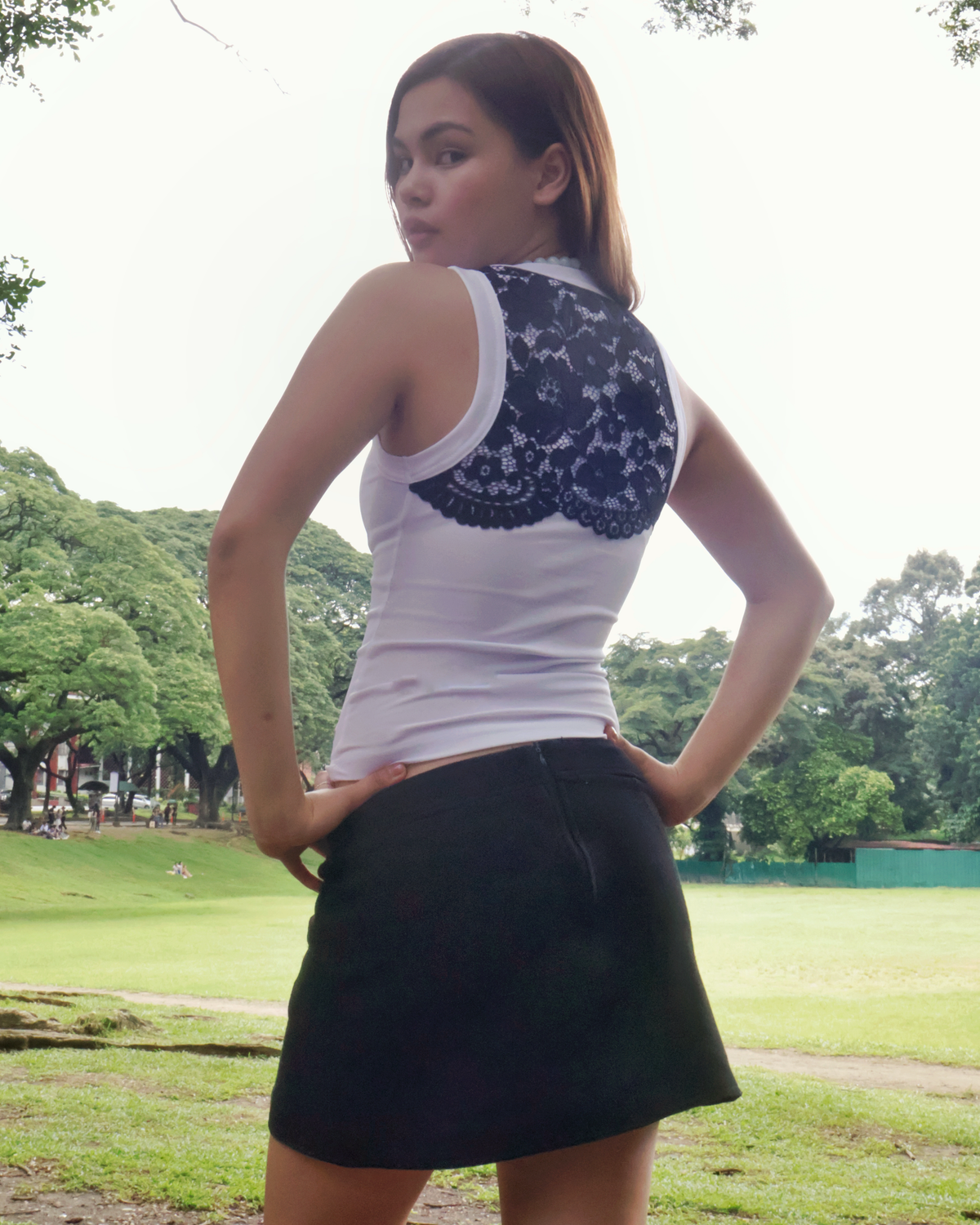 recess top in noir